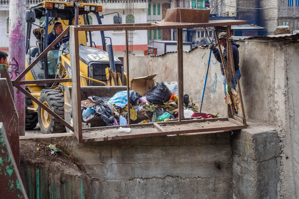 Construction recycling by Hands On Demolition